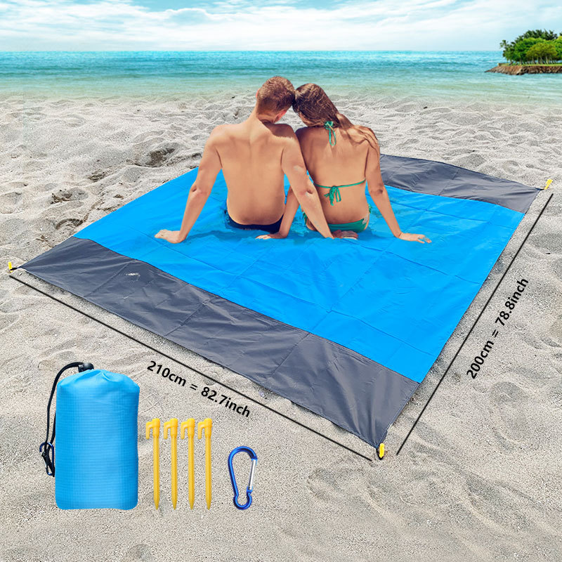 New Outdoor Camping Picnic Mat Waterproof and Foldable Pocket Beach Mat Polyester Checked Cloth Beach Camping Mat