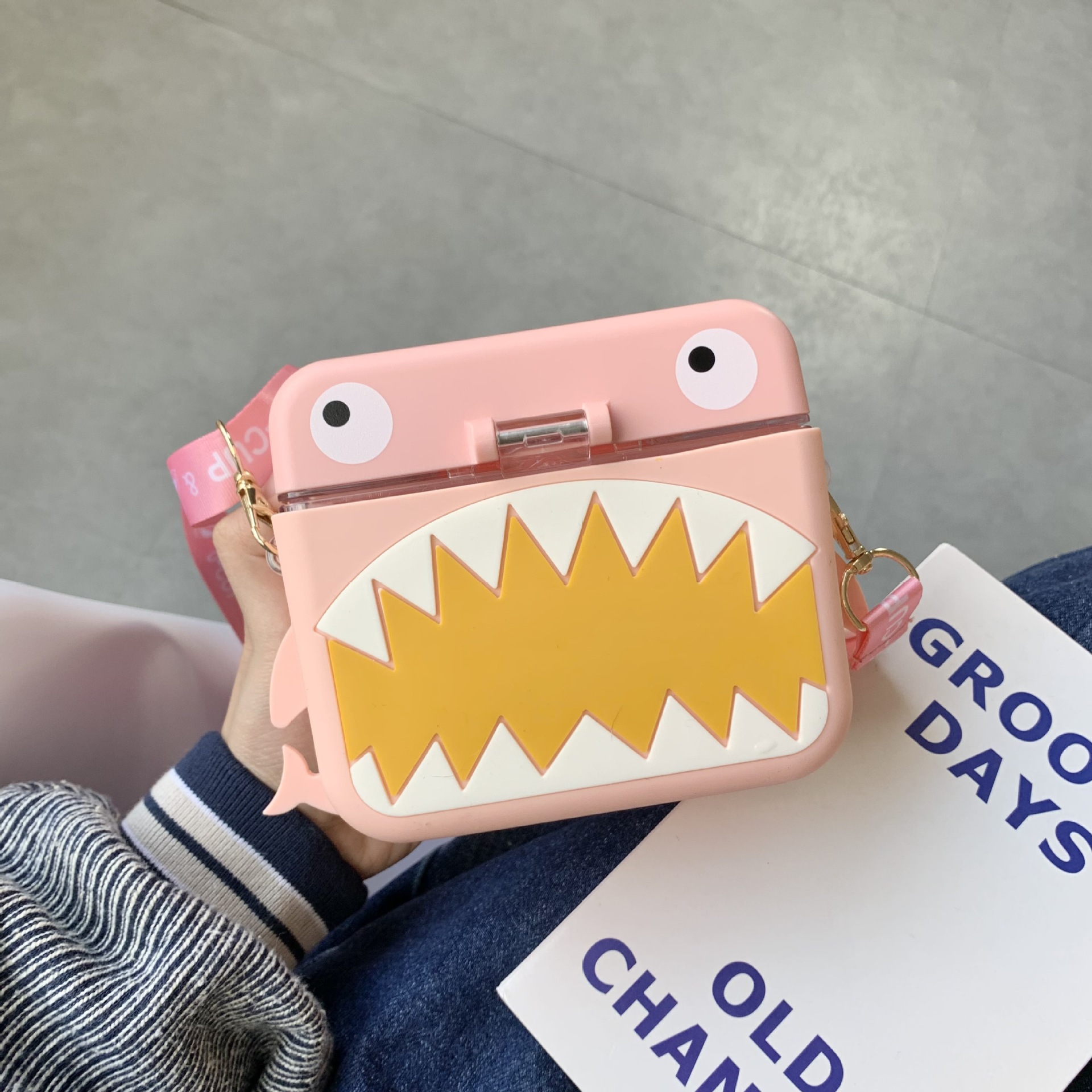 Creative Square Belt Straw Cup Children's Personality Flat Strap Blood Block Cute Drop-Resistant High Temperature Resistant Shark Cup