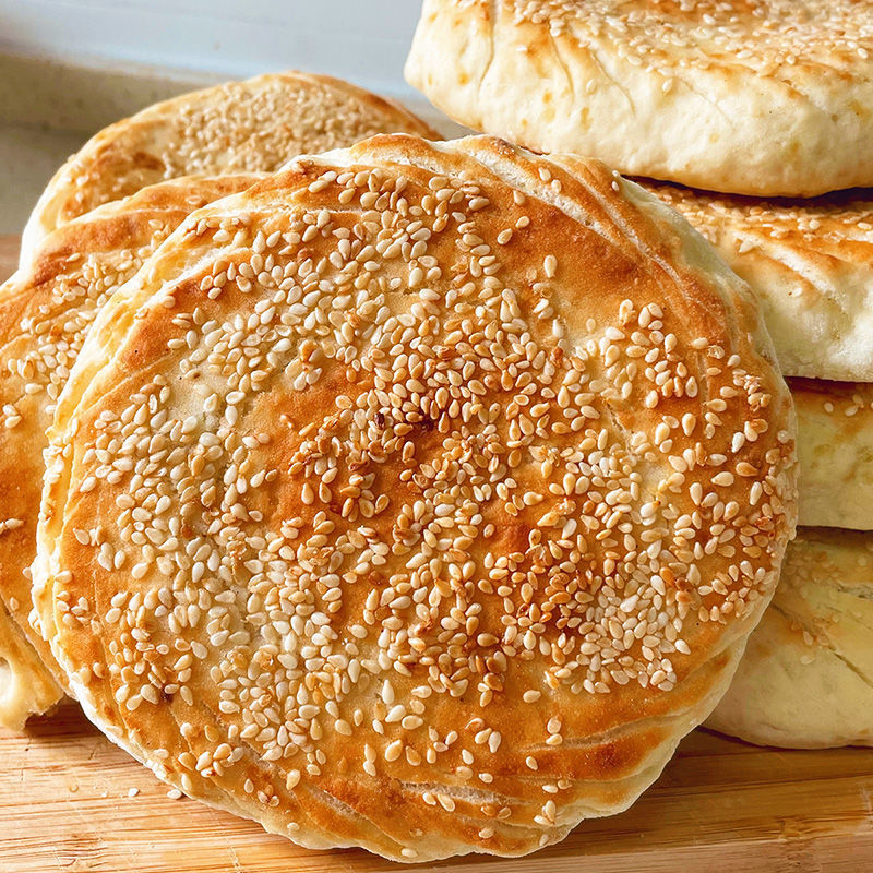 河南大烧饼批发五香吊炉烧饼火烧葱香油酥芝麻烧饼千层饼早点批发