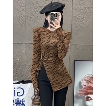 女装小众设计感开叉长袖T恤春秋季新款时尚修身中长款打底衫上衣