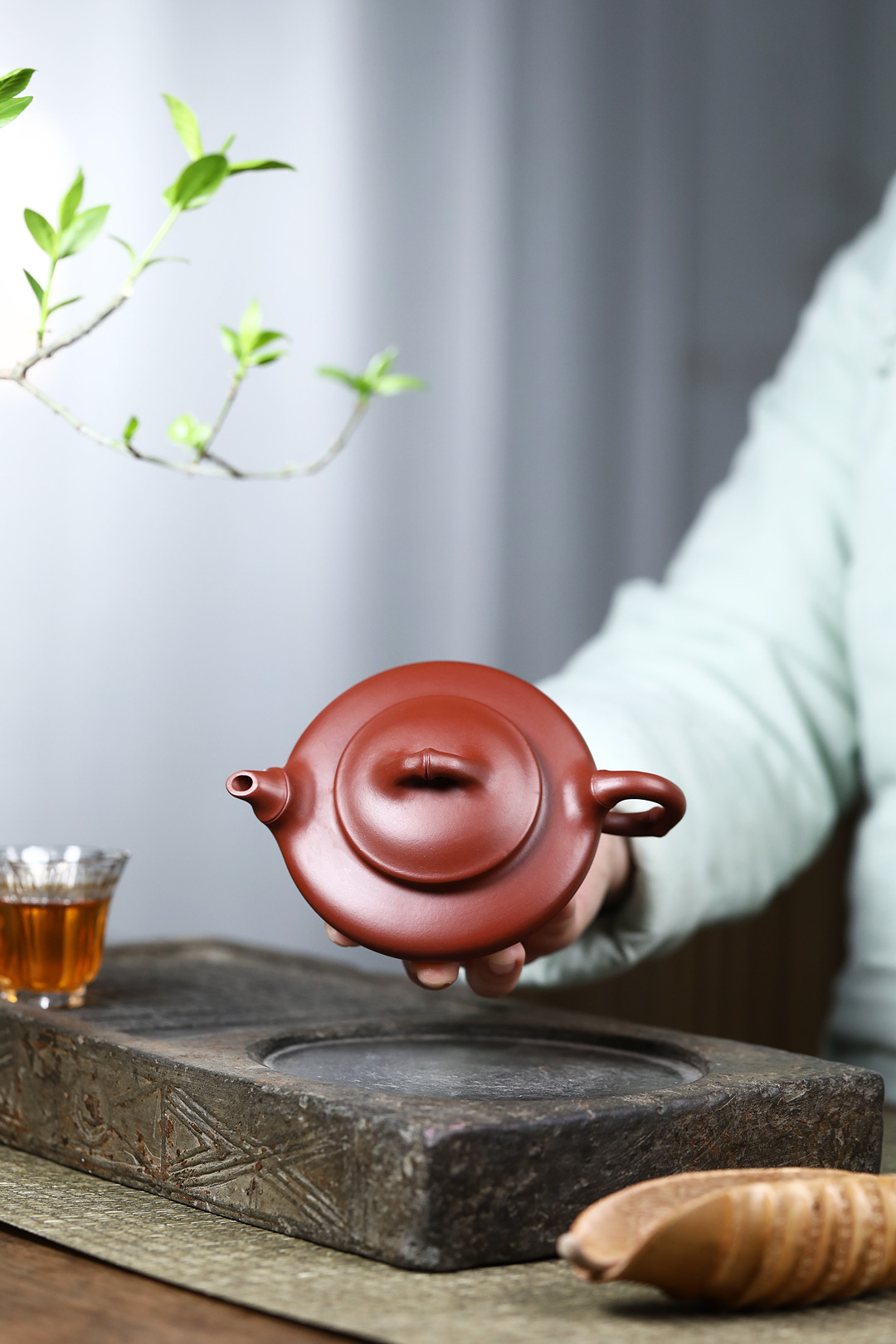 宜兴紫砂壶 原矿大红袍竹节水扁壶批发定制礼品茶壶茶具一件代发