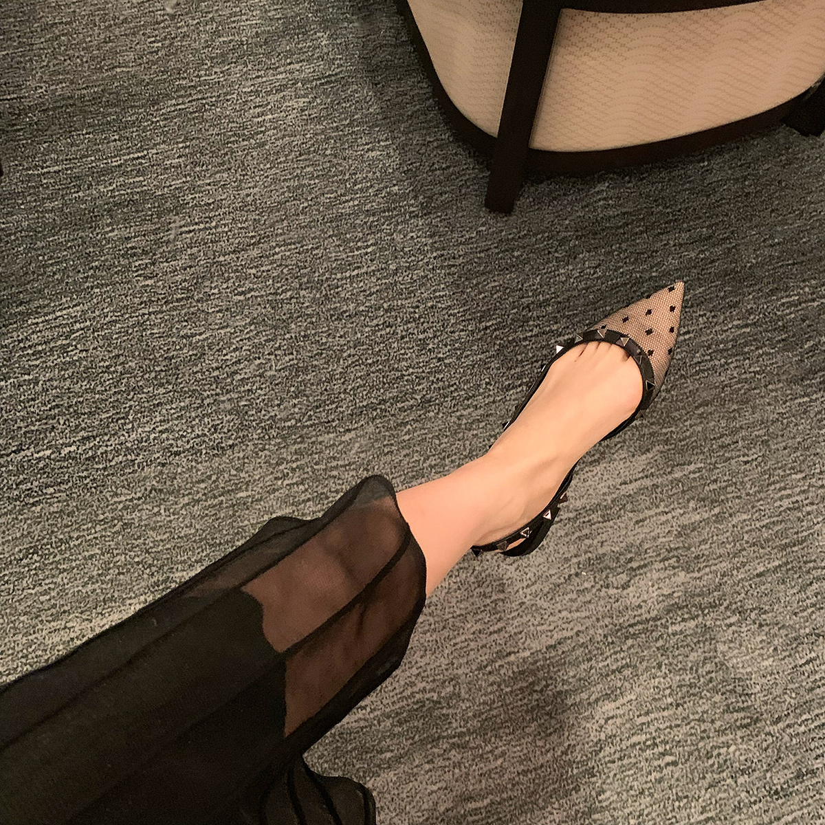 【sheii苏茵茵】镇店口碑系列~新款网纱尖头铆钉平底后空凉鞋女鞋