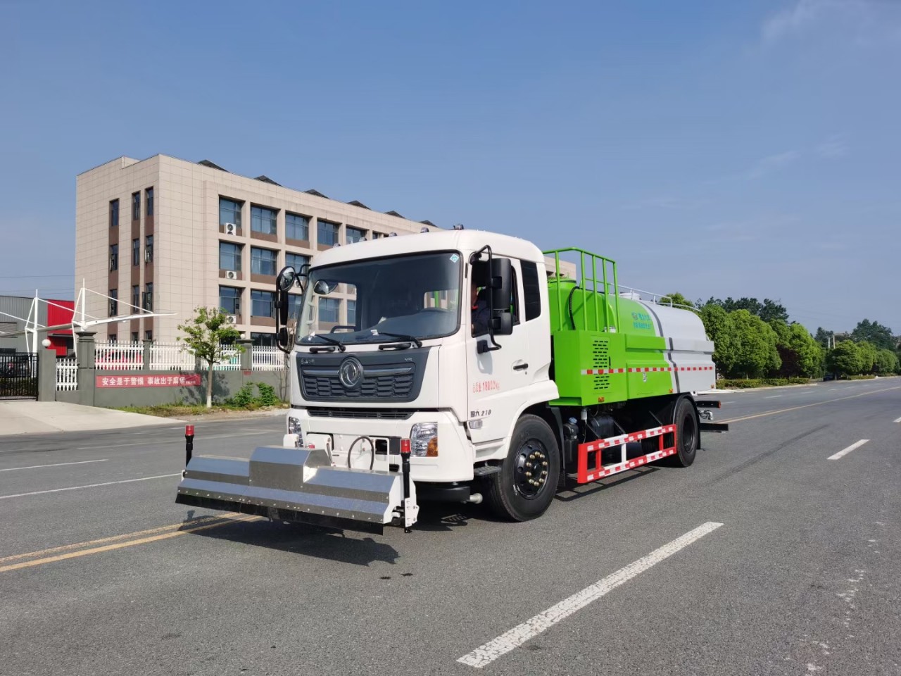 国六东风天锦10方路面高压清洗车厂家销售 天锦210马力高压洒水车