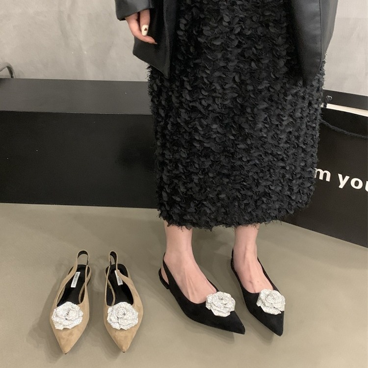 设计感尖头黑色单鞋女鞋子2023年新款春秋冬季包头法式晚晚风瓢鞋