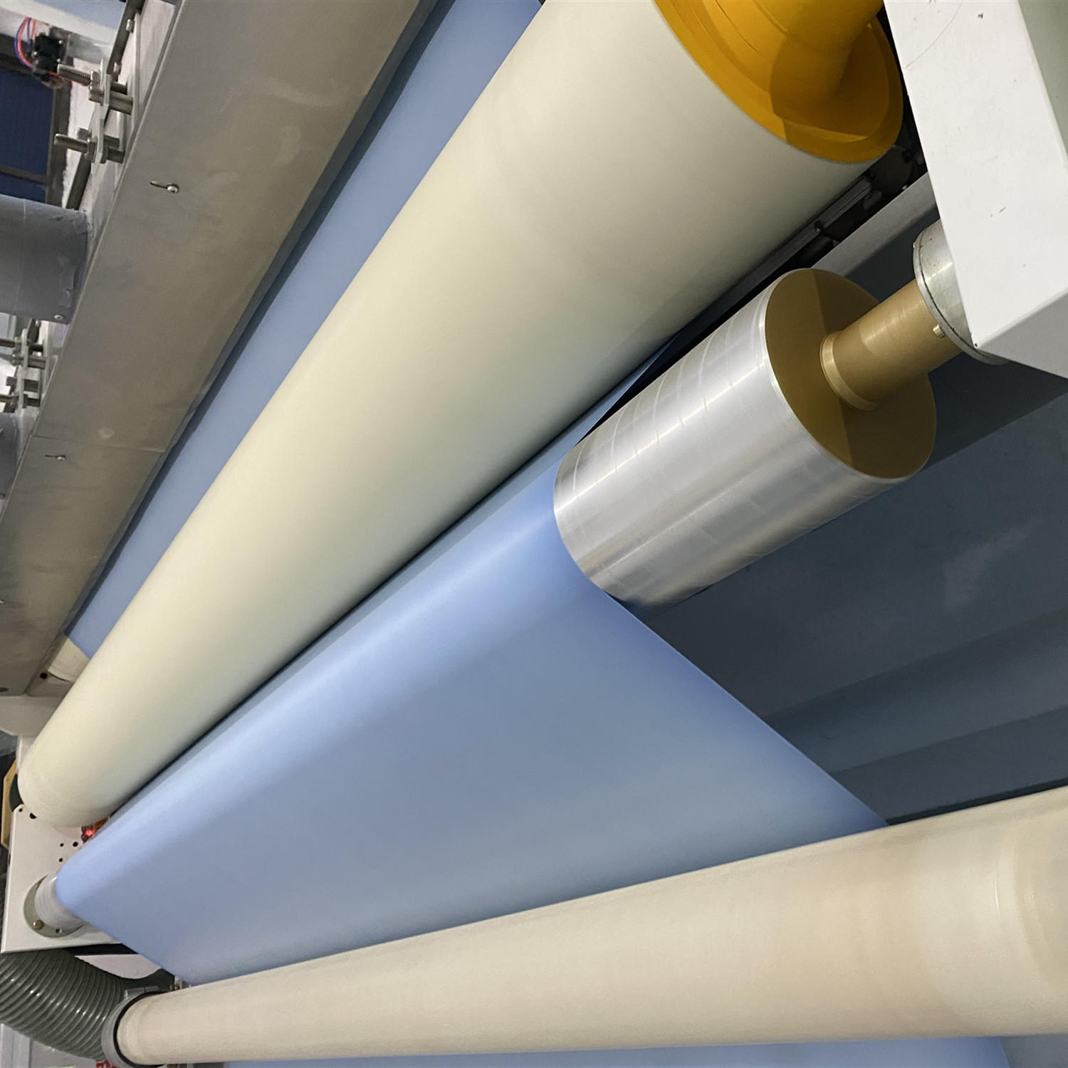 pe透气复合膜 防护服专用透气膜布料 厂家直销