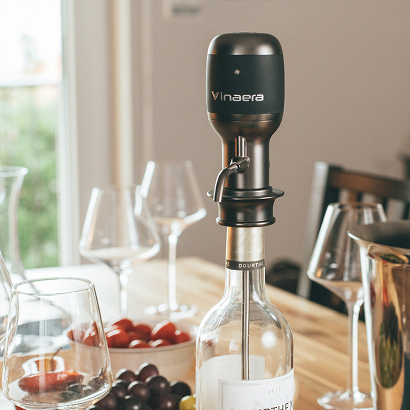 台湾vinaera电子气压醒酒器红酒葡萄酒智能唤醒快速抽酒器