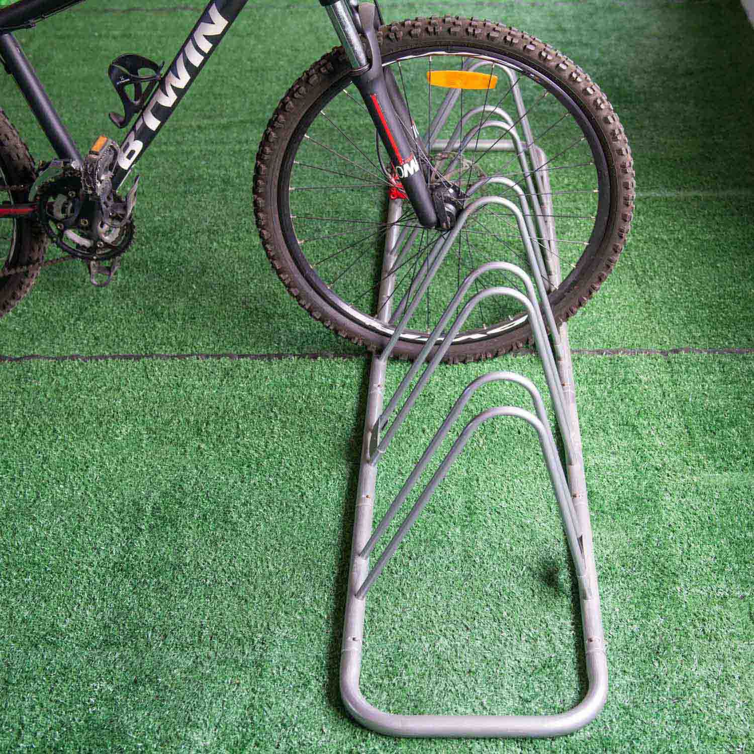 城市先锋碳钢不锈钢电动车自行车卡位钢管车架存放架