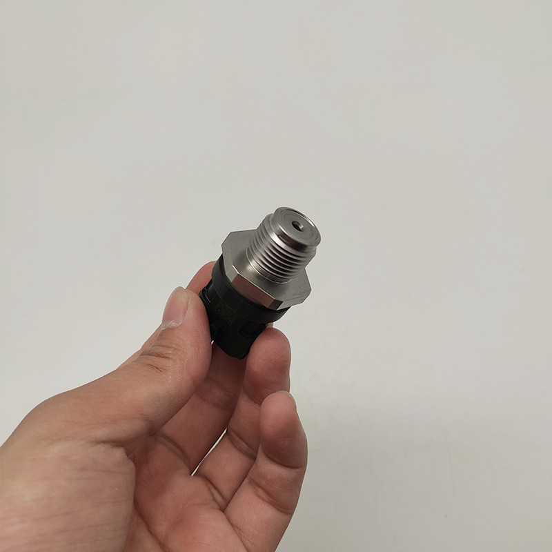 适用于博世燃油共轨压力轨压传感器潍柴玉柴康明斯0281006425/364