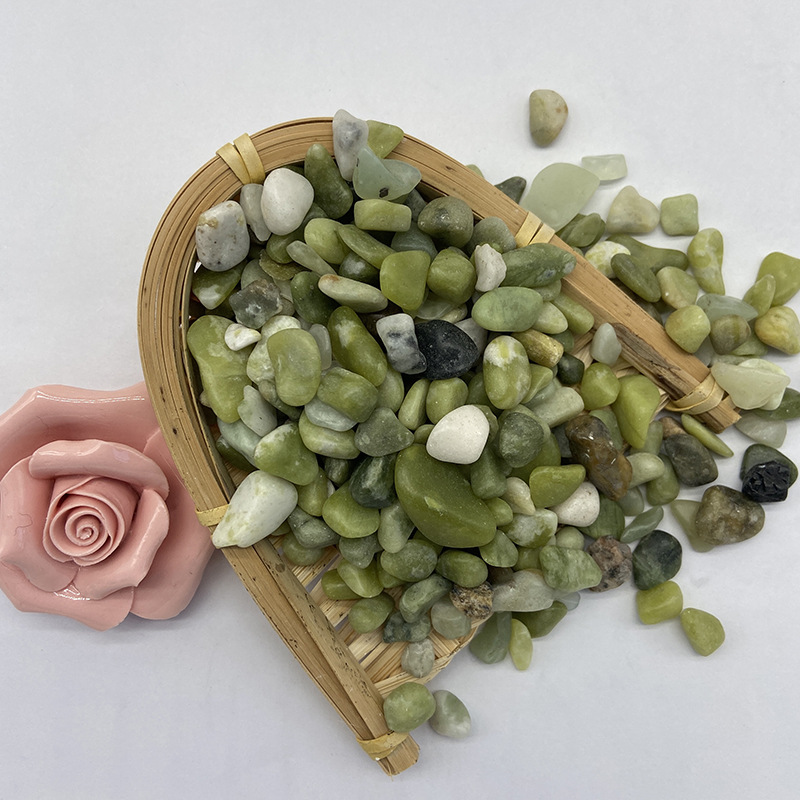 供应丹东绿玉石子水磨石地面用绿色石子 汗蒸房沙疗床抛光玉石子