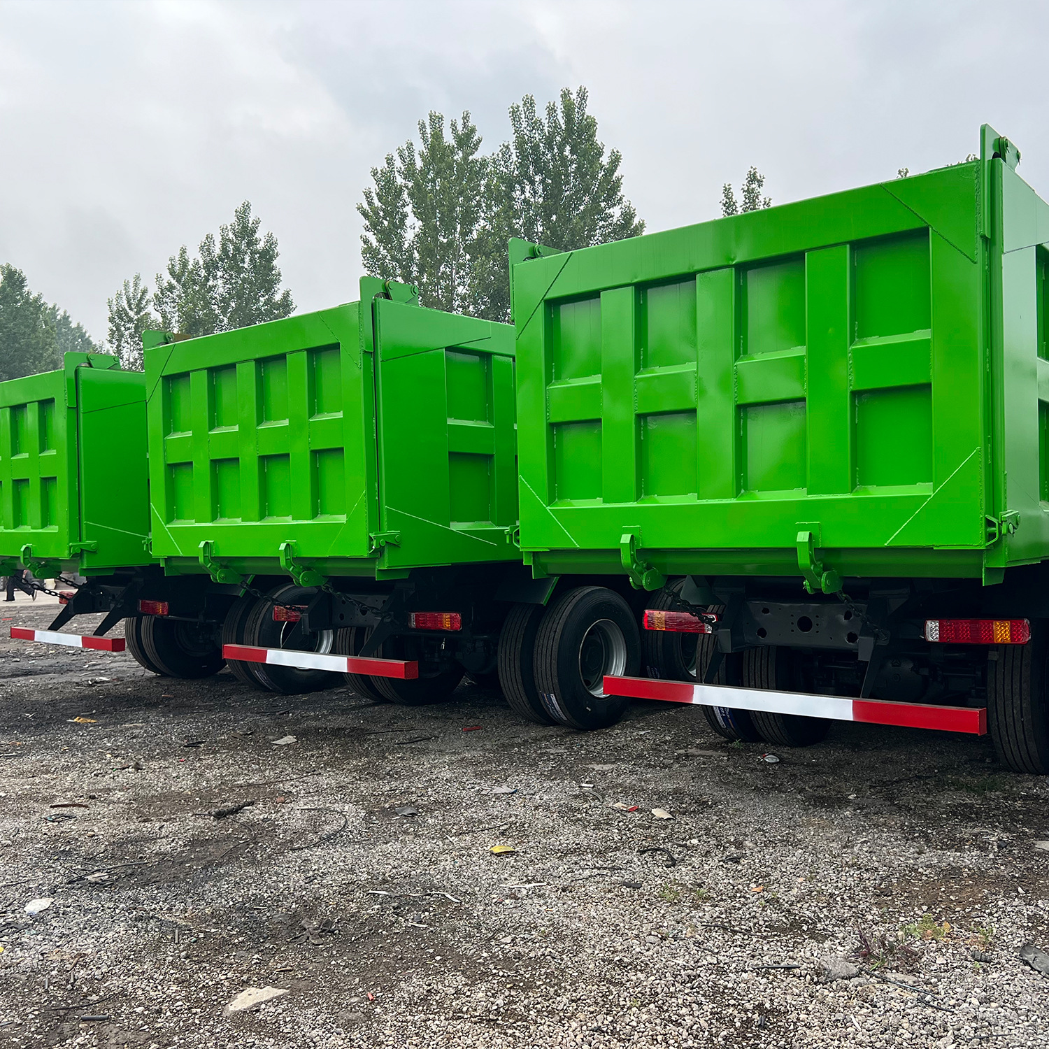 转让二手12轮豪沃自卸车 右驾驶舱渣土运输车 380马力后翻工程车