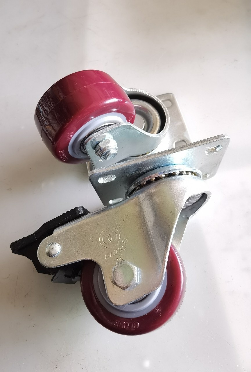 环球globe脚轮2.5寸红色双轴承超级聚氨酯万向轮双刹轮厂价直销