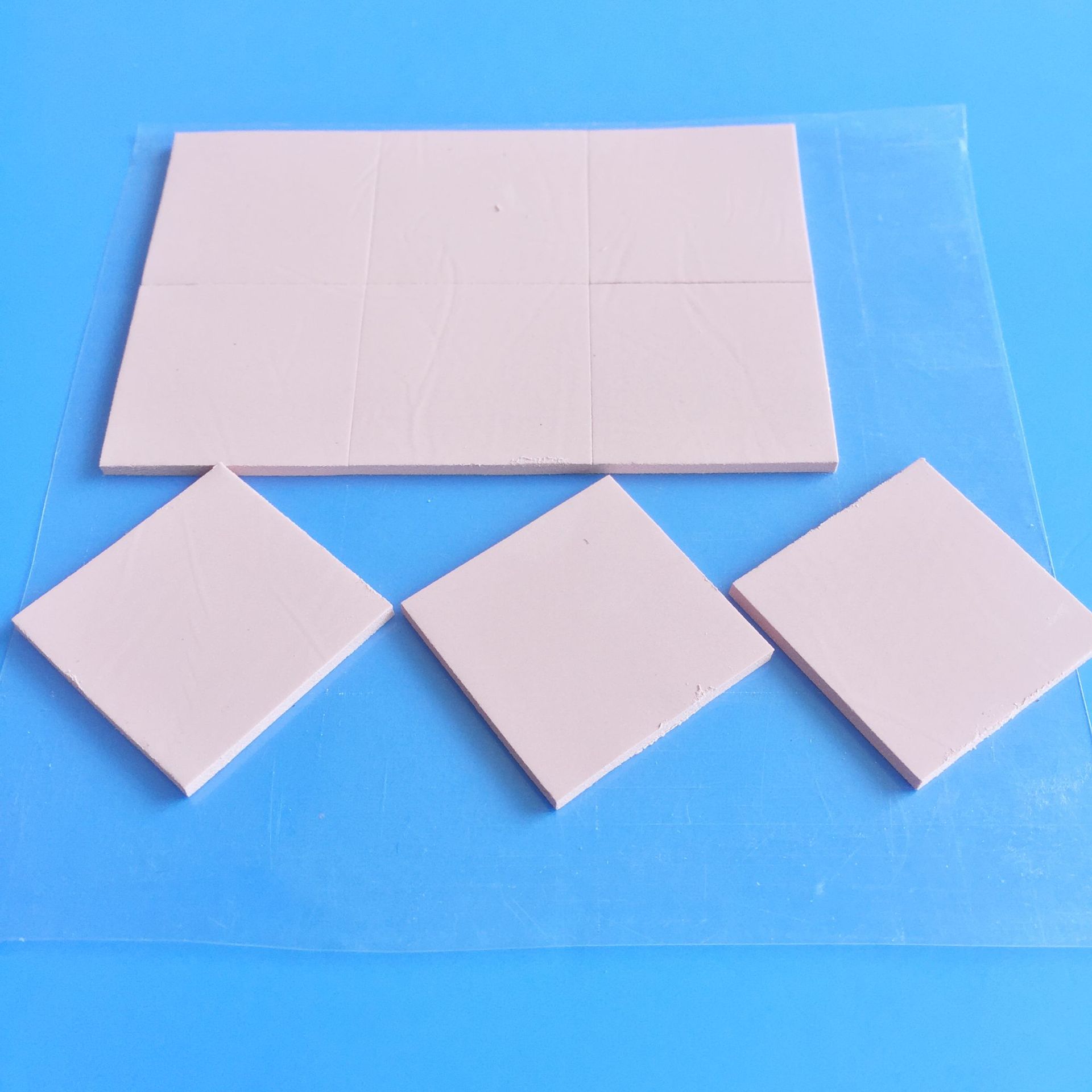 电子芯片导热硅胶片绝缘硅胶垫片cpu散热片硅橡胶软性材质