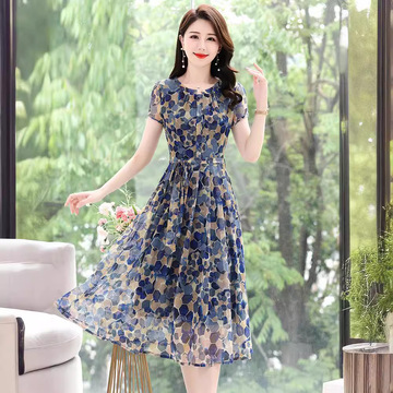 碎花连衣裙女夏季2024年新款气质修身洋气惊艳绝美年轻妈妈长裙子
