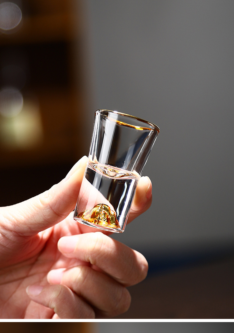 金箔金山白酒杯礼盒套装家用分酒器烈酒杯创意伴手礼酒具代发
