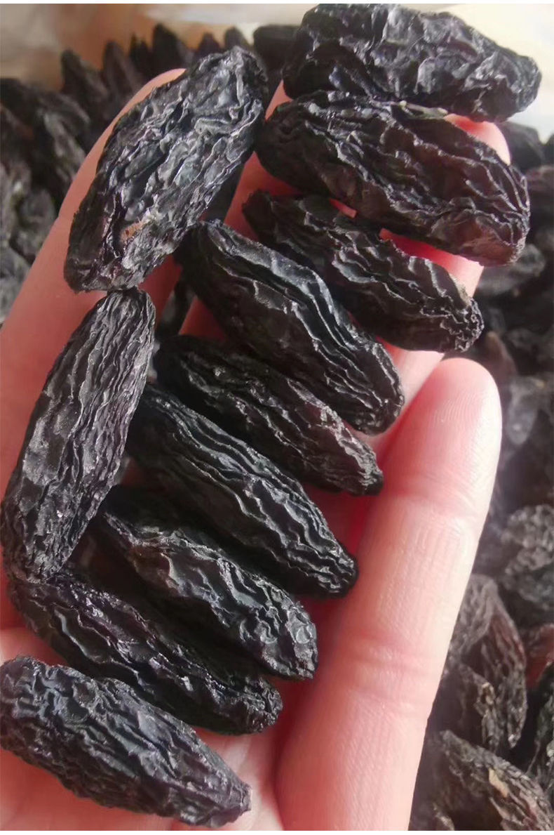 葡萄干吐鲁番新疆黑色大颗粒免洗即食紫葡萄干无核香甜零食袋250g