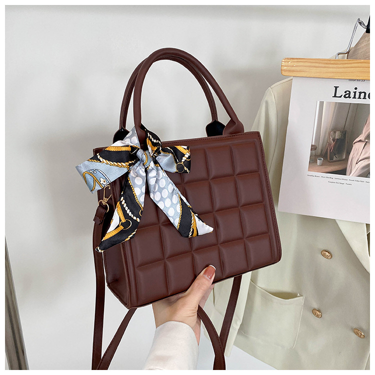 High Sense Special-Interest Design Bag Women's Autumn 2021 New Fashion Portable Small Square Bag All-Match Shoulder Messenger Bag