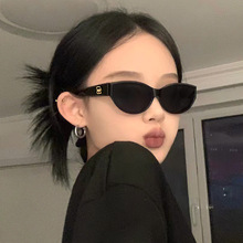个性黑色窄框墨镜女科技感配饰太阳镜高级感欧美时尚网红眼镜拍照
