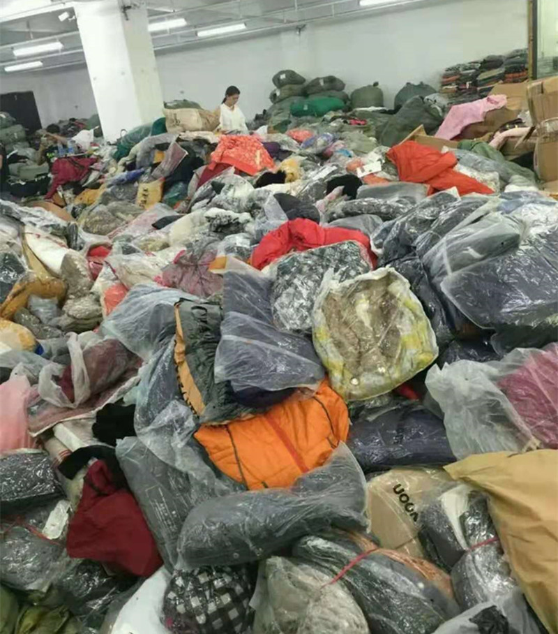 工厂库存尾货衣服按斤称 服装杂款四季衣服论斤称处理低价清