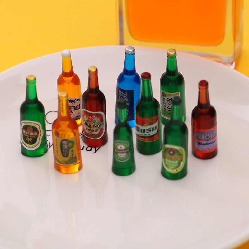 树脂配件批发 新款仿真迷你啤酒瓶diy配饰手工材料立体食玩摆件