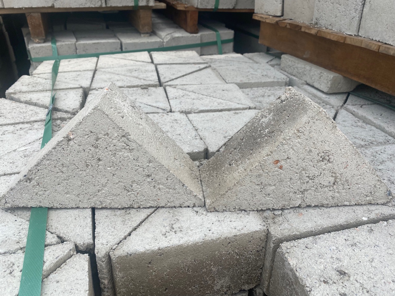 三角砖配套砖广州厂家现货直销广东省内可送货上门质量保证