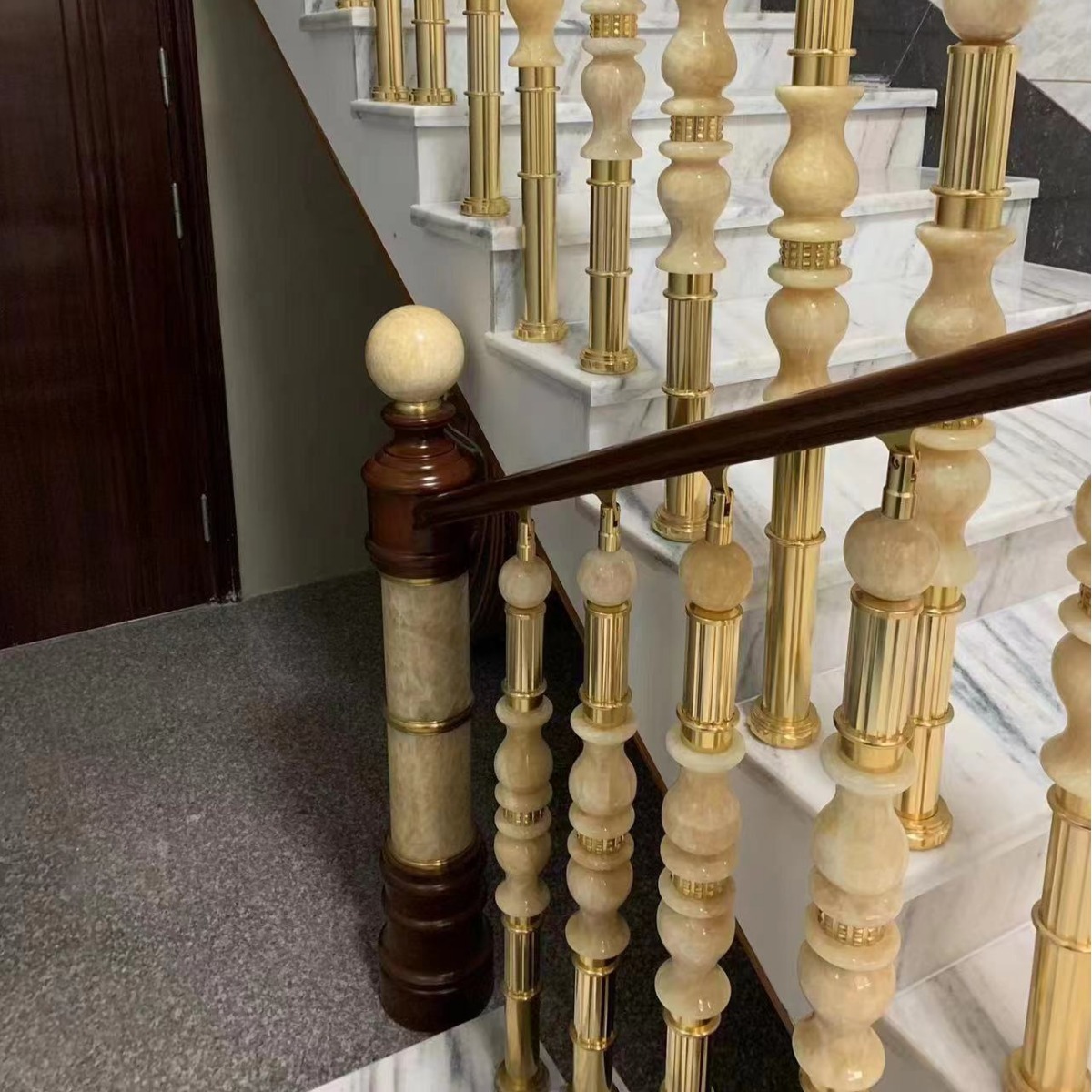 欧式铝合金玉石楼梯立柱批发室内平台围栏别墅自建房护栏扶手厂家