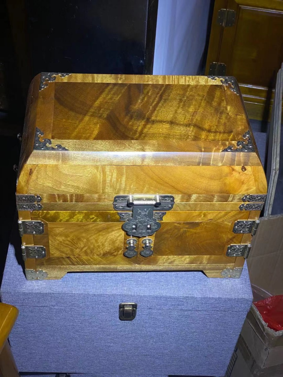 金丝楠首饰盒嫦娥奔月箱小叶桢楠木箱