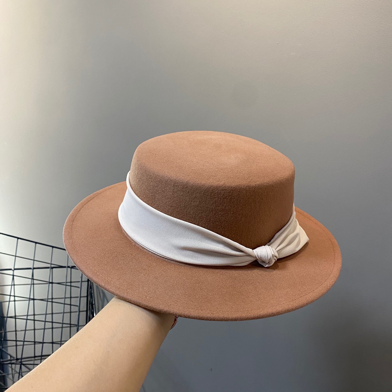 法式新款简约平顶礼帽女秋冬高档英伦复古羊毛帽平沿网红毛呢帽子