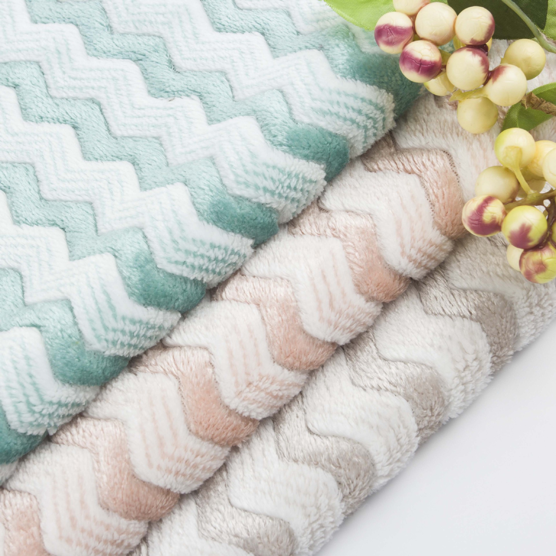 厂家直供法兰绒波浪条纹剪花  时装家纺面料  卫衣毛毯布料 现货