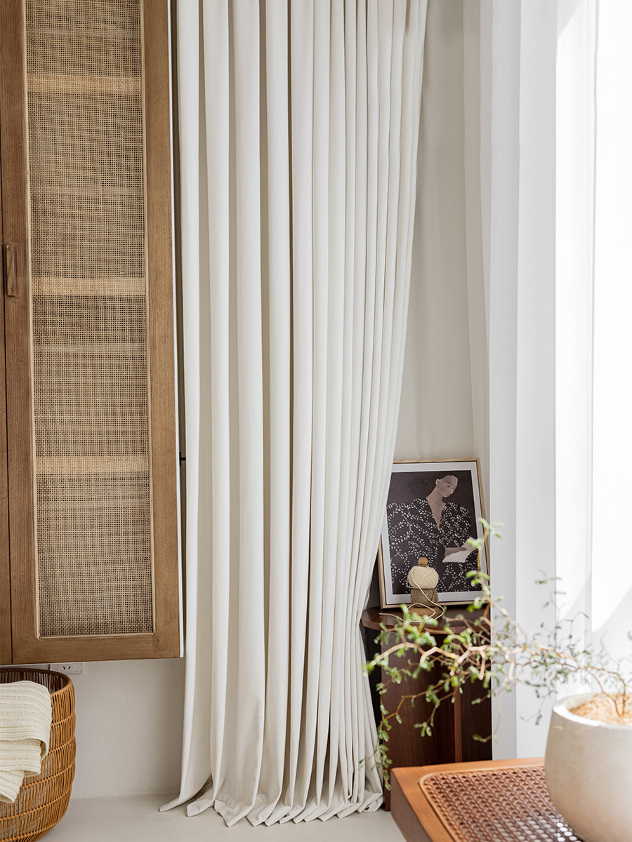 新真款丝绒布奶油米白色窗帘北欧高级感遮光卧室客厅飘窗大气轻奢