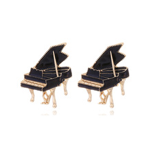 欧美趣味可爱合金滴油钢琴耳环时尚黑色珐琅卡通耳钉新款跨境耳饰