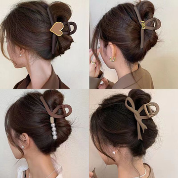 美拉德高级感磨砂抓夹女超大号鲨鱼夹后脑勺盘发束发珍珠发夹发饰