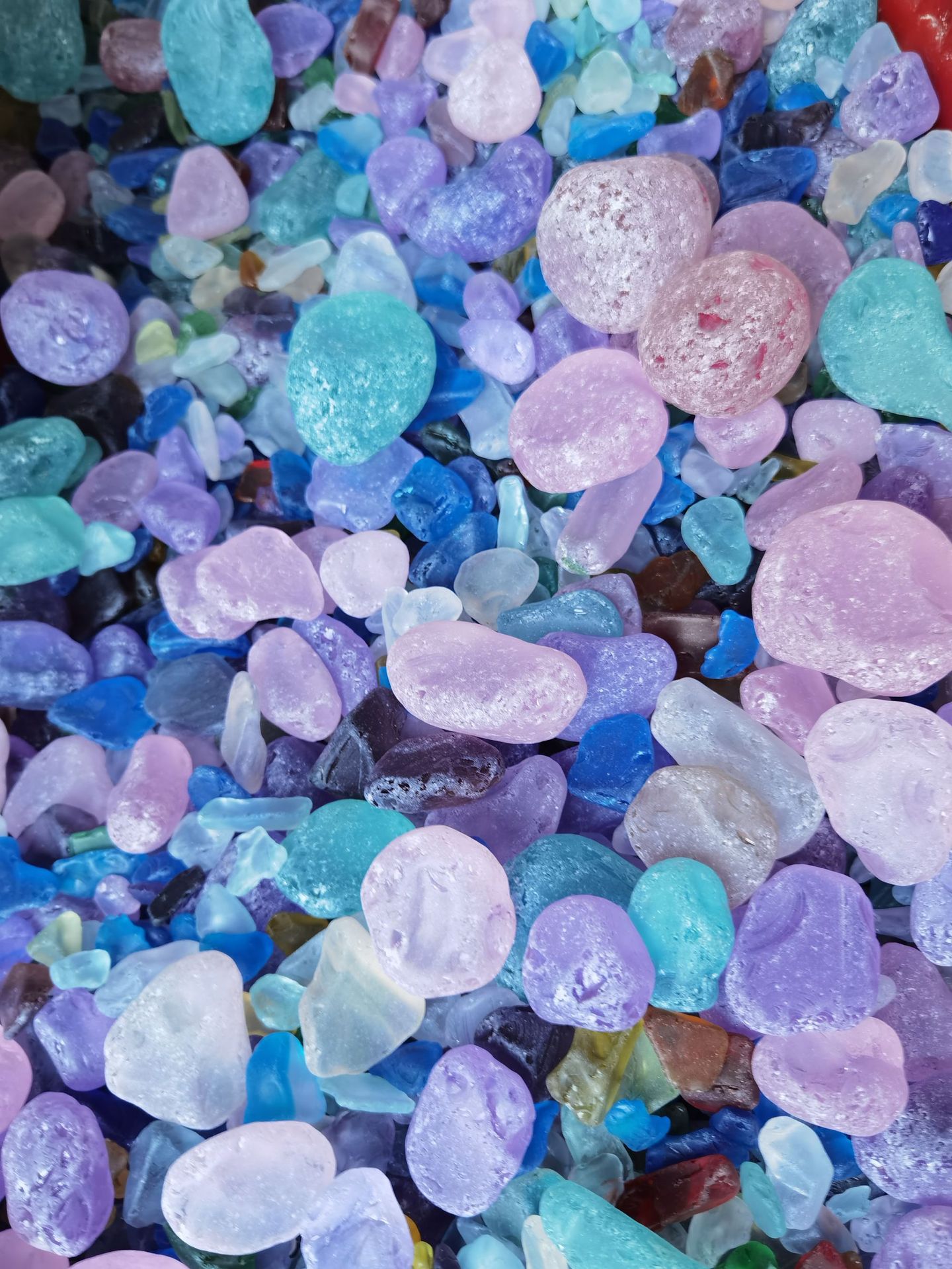 彩色玻璃石块 磨砂石头 海玻璃石沙滩石 水族园林景观 沙漠寻宝石