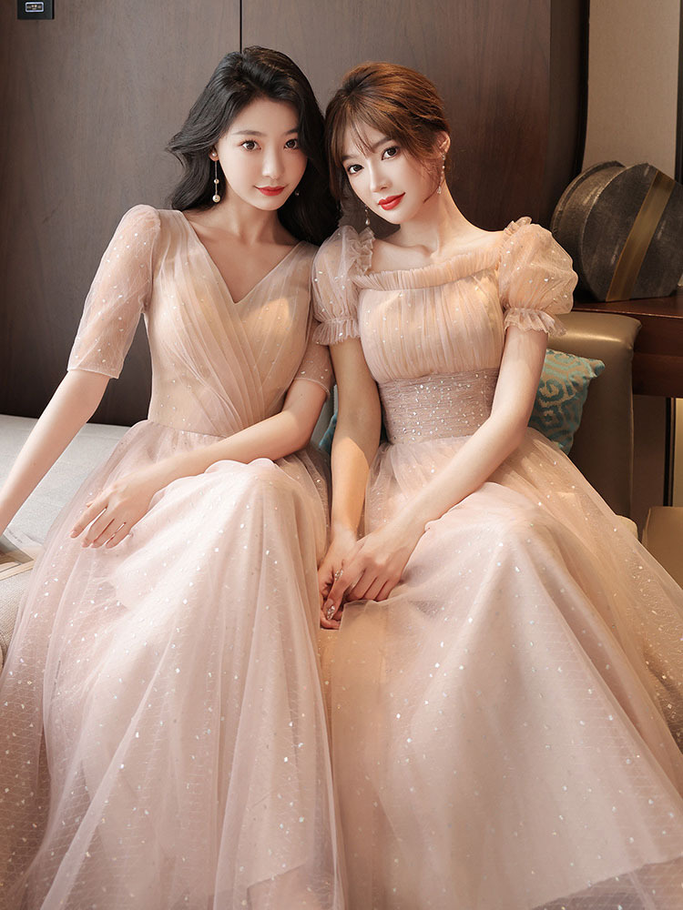 粉色创意伴娘服2022新款冬季仙气质显瘦婚礼姐妹闺蜜团礼服