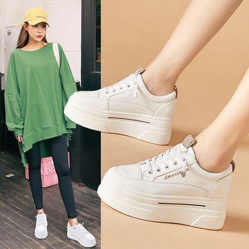 低帮小白鞋女运动休闲鞋春秋季新款时尚透气潮鞋软底软面厚底板鞋