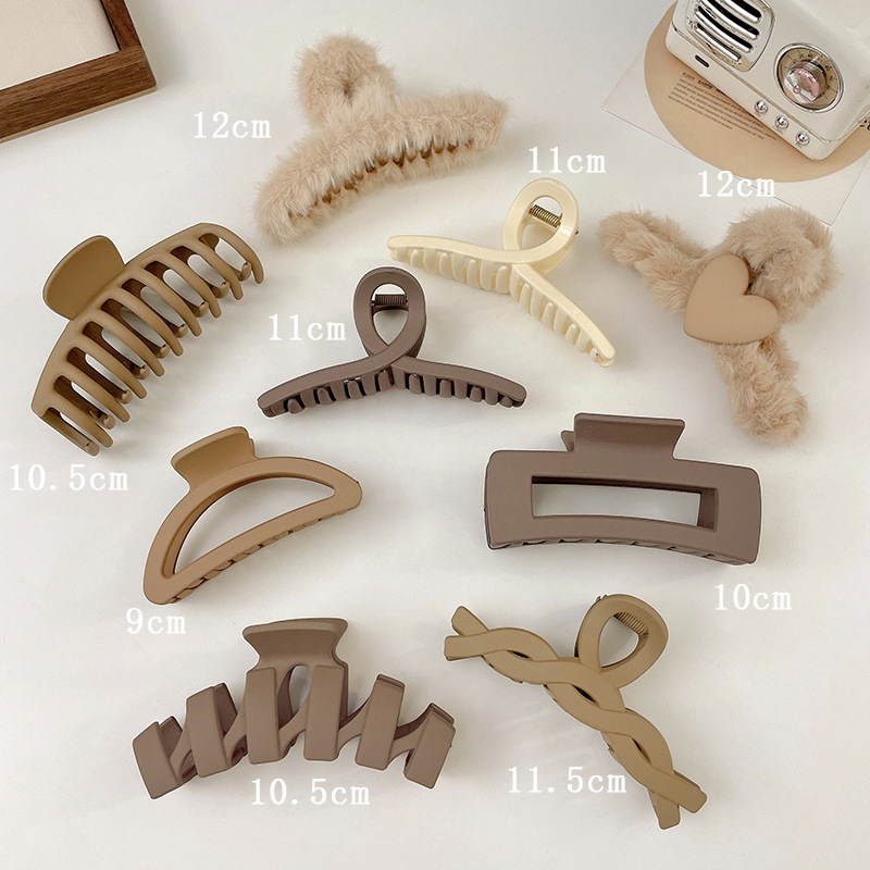 2023 New Autumn and Winter Plush Barrettes Women's Back Head Grip Wholesale Shark Clip Simple Large Clip Headdress