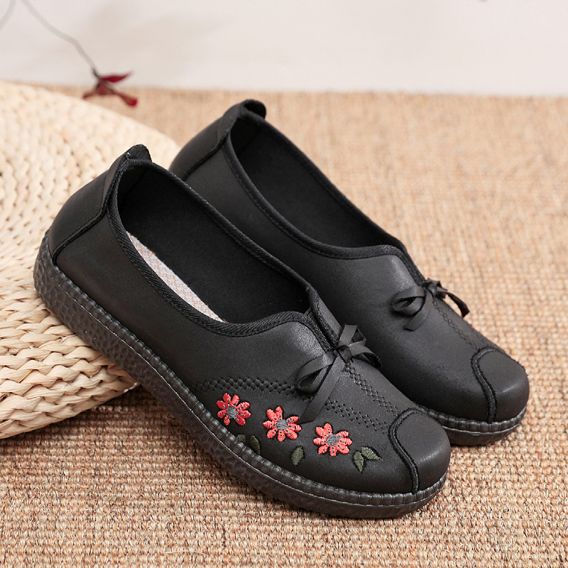 Old Beijing Cloth Shoes Middle-Aged and Elderly Mom Shoes Soft Bottom Non-Slip Women's Embroidered Shoes Waterproof Women's Soft Leather Surface Grandma Shoes Pumps