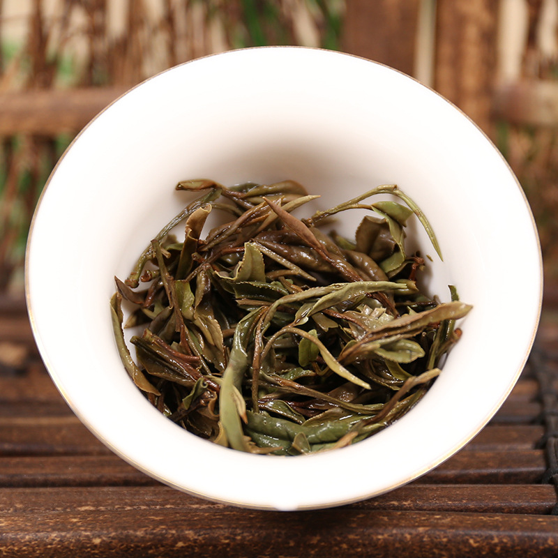 2022年明前小白新茶上市芽头嫩花香更丰富一罐50g建阳小白茶