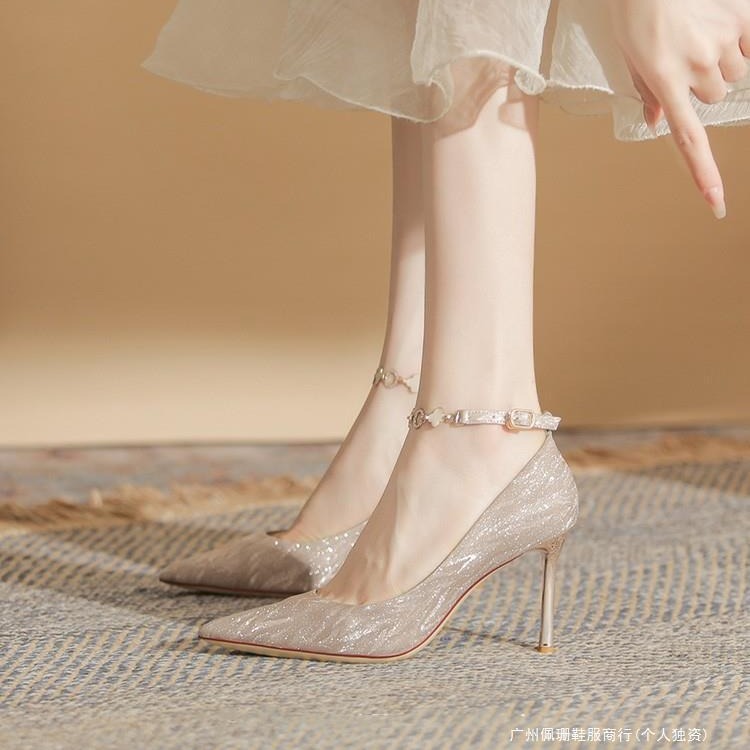 香槟色一字扣高跟鞋女2024新款细跟尖头成人礼性感法式婚鞋新娘鞋