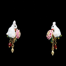 青岛饰品时尚气质珐琅白色兔子粉色镶钻蔷薇花朵流苏耳环银针耳钉