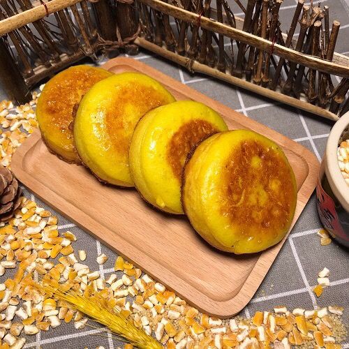 手工鲜嫩黄金玉米饼玉米面饼粗粮饼铁锅贴饼子苞米饼子锅贴饼