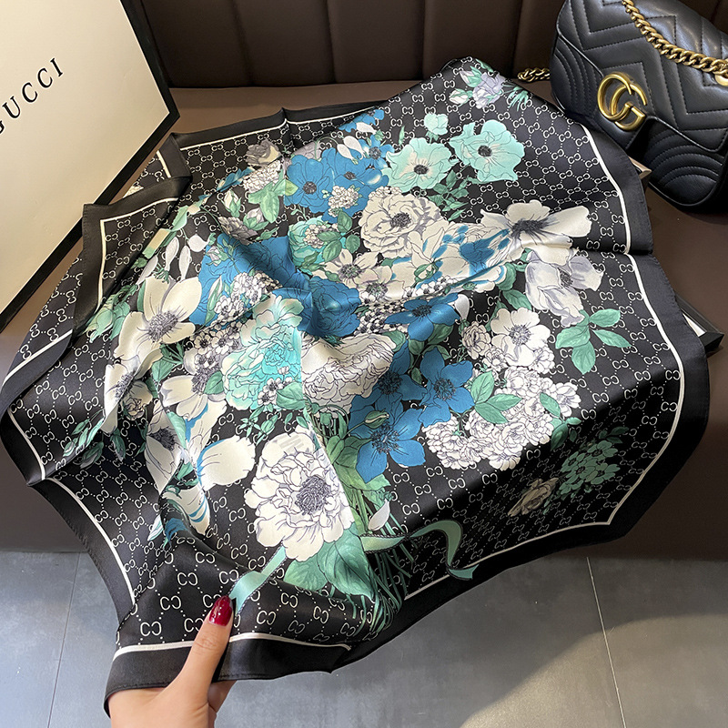 2023 Early Spring and Autumn Net Red Flowers Silk Scarf Female Mulberry Silk Small Square Towel Champagne Scarf Gift