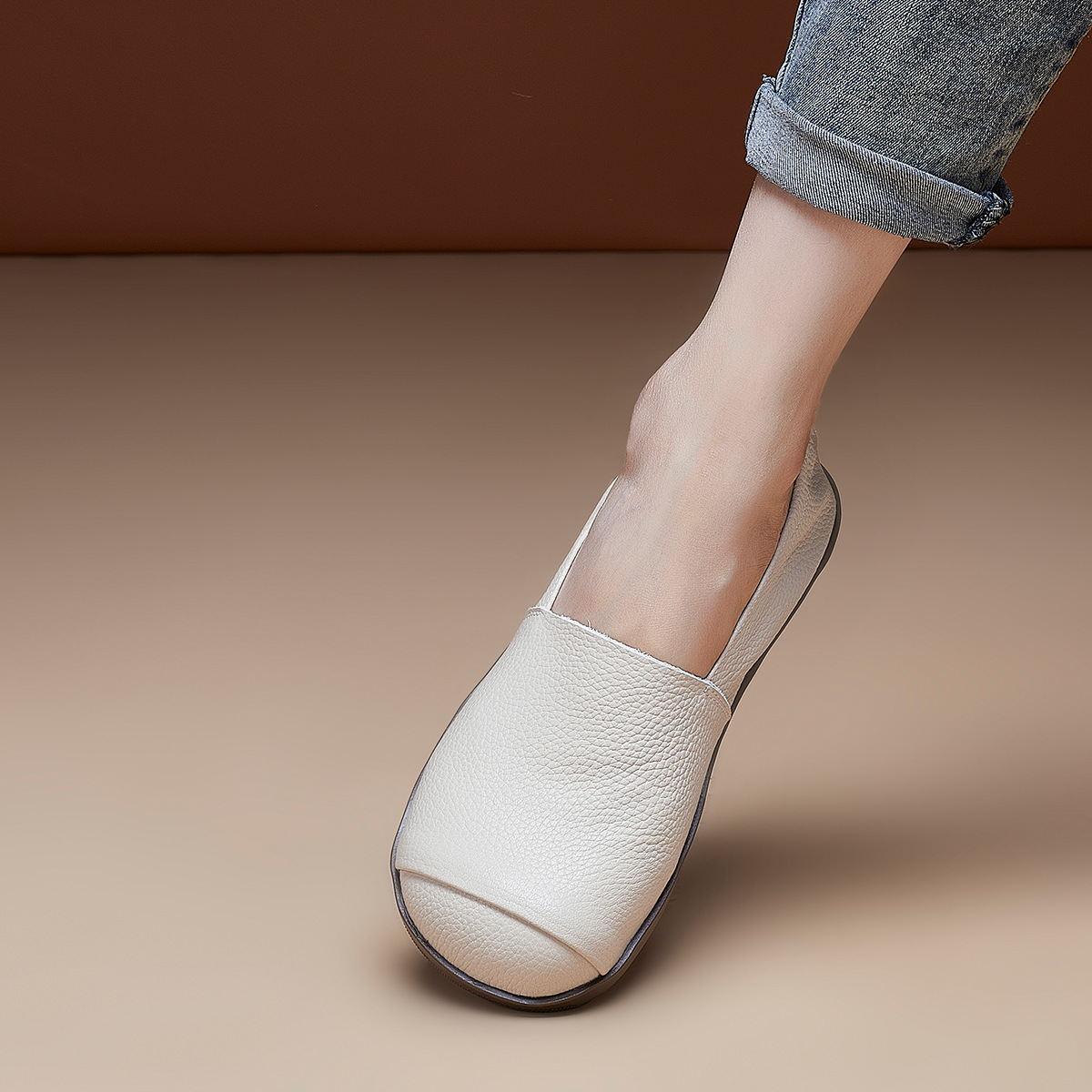 春秋新款女式休闲鞋平底一脚蹬懒人鞋浅口真皮复古风两穿小皮鞋女