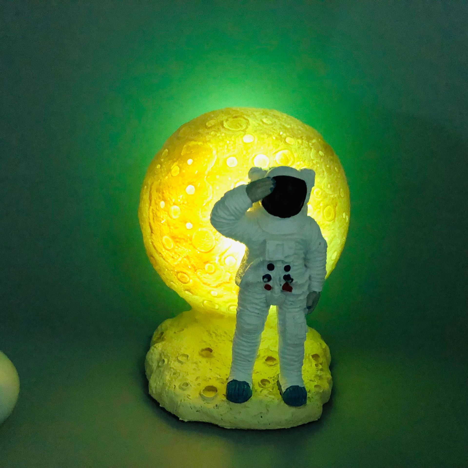 宇航员小夜灯太空人装饰灯地球灯月球七彩变色灯卡通手办礼物礼品