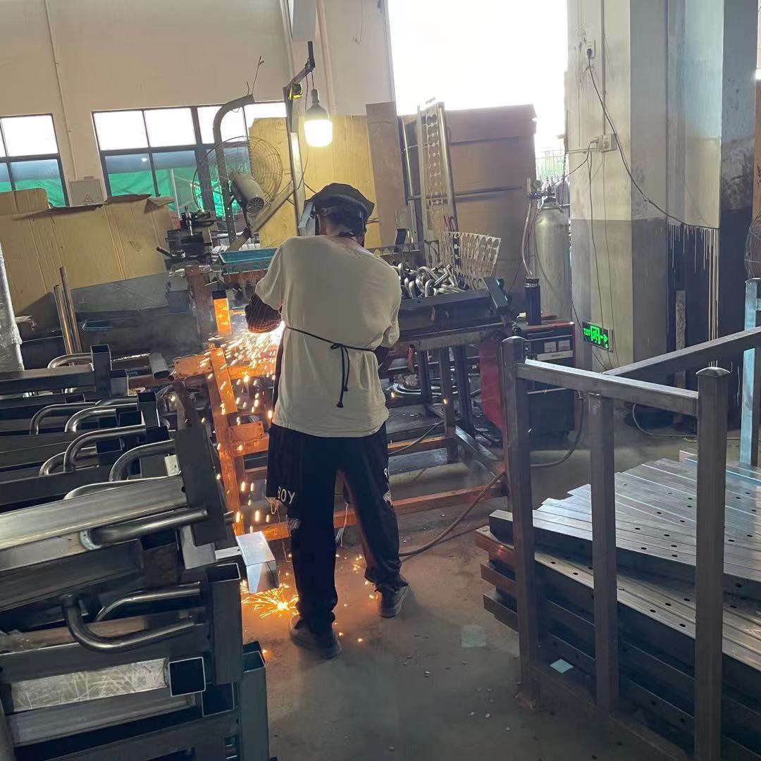 健身器材铁件钢管件焊接对外加工