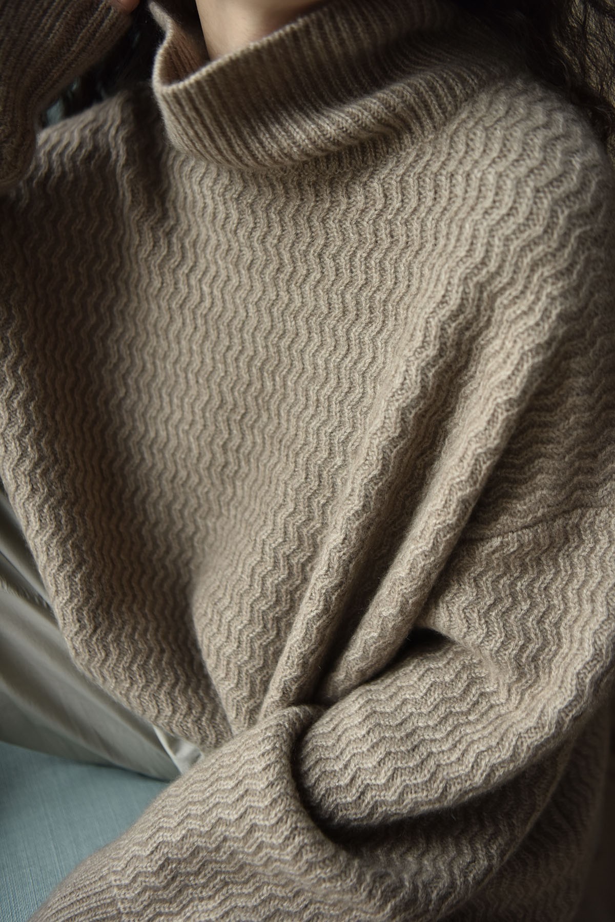 欧货水波纹羊毛衫女宽松加厚秋冬高领毛衣羊绒衫慵懒风廊形针织衫