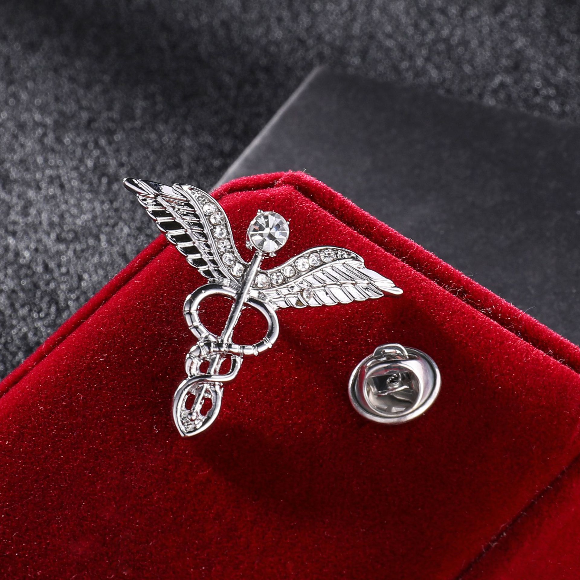 欧美男士个性天使翅膀胸针 复古蛇胸花时尚别针简约开衫西服配饰