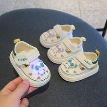 夏季新款男宝宝学步鞋软底0-15个月婴幼儿稳步鞋可爱女童凉鞋亮灯