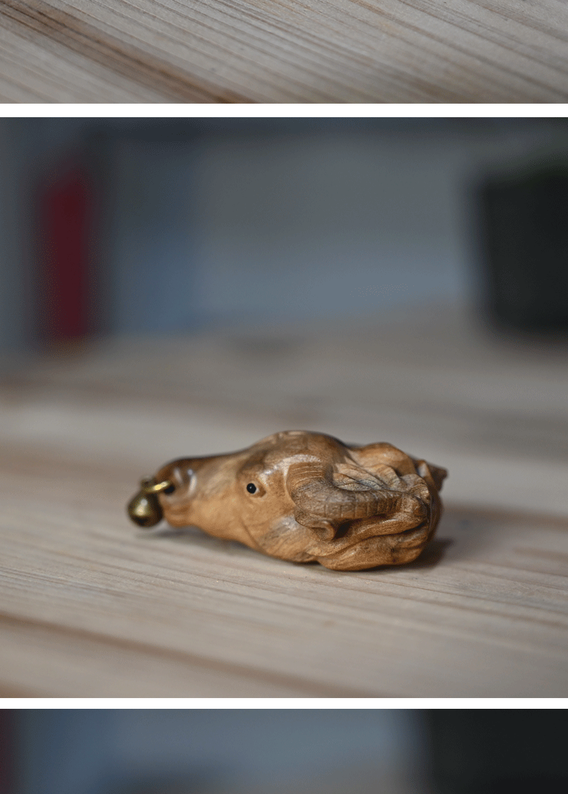 金丝楠木雕刻十二生肖牛文玩手把件个性随身牛头铜铃铛木质工艺品