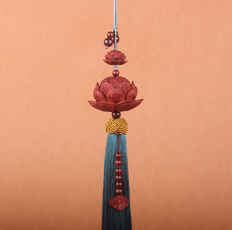 汽车挂件 红檀莲花保平安符创意车内吊饰车载后视镜网红男女挂饰