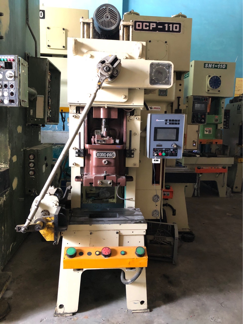 转让二手台湾气动冲床,协易160吨龙门单轴冲床,机靓少用